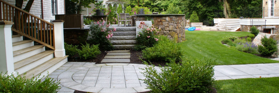 We design, build and maintain
beautiful landscapes